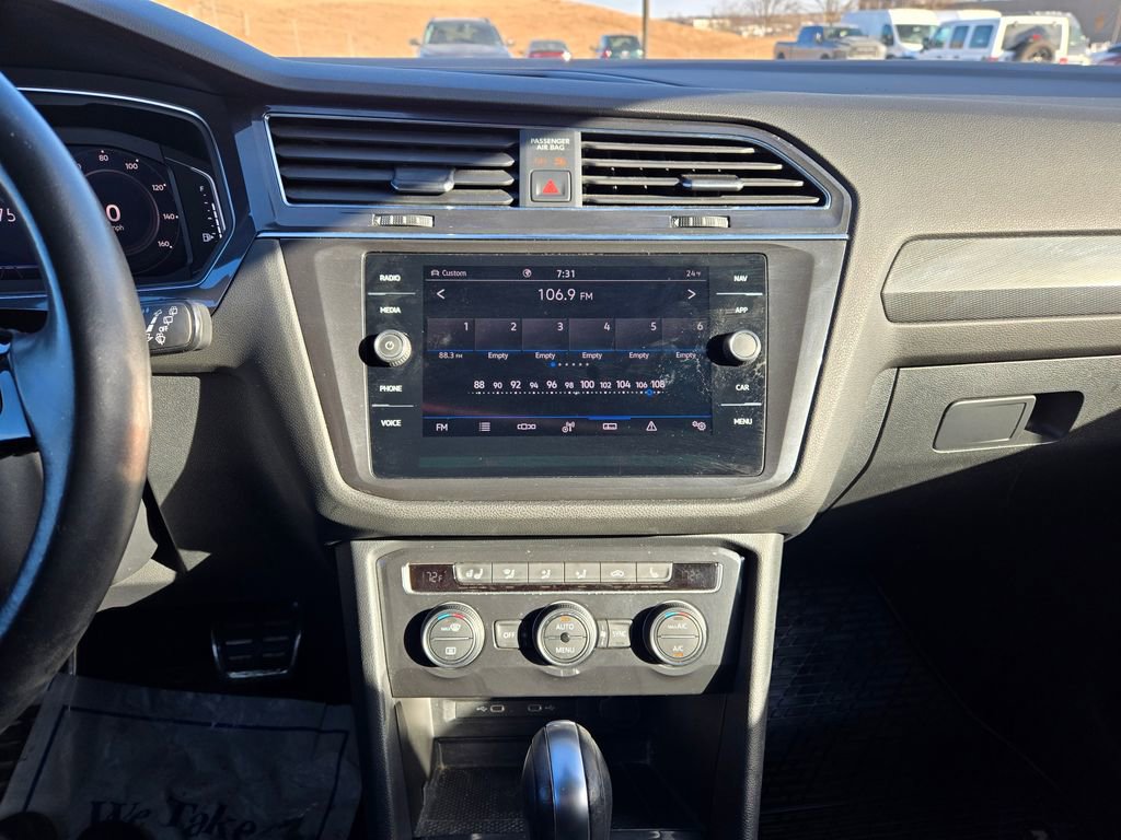 Used 2021 Volkswagen Tiguan SEL Premium R-Line image 21