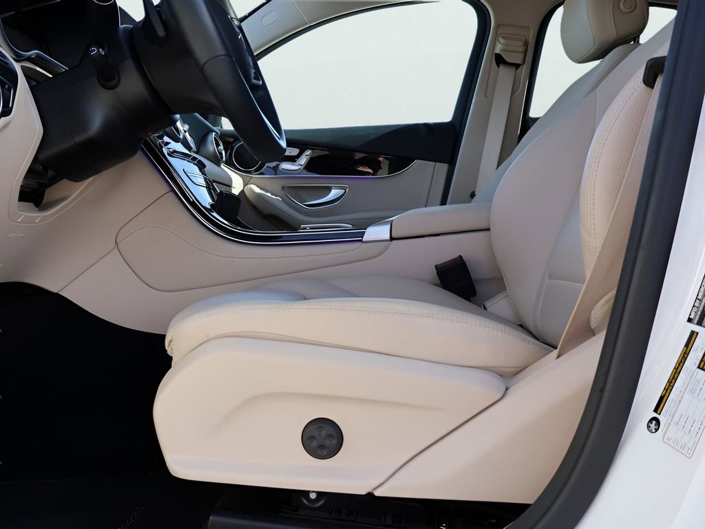 Used 2020 Mercedes-Benz GLC 300 4MATIC Coupe image 40