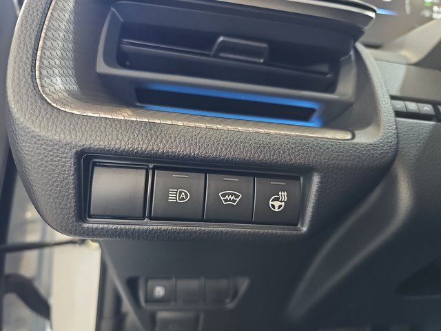 Used 2024 Toyota Prius XLE image 24