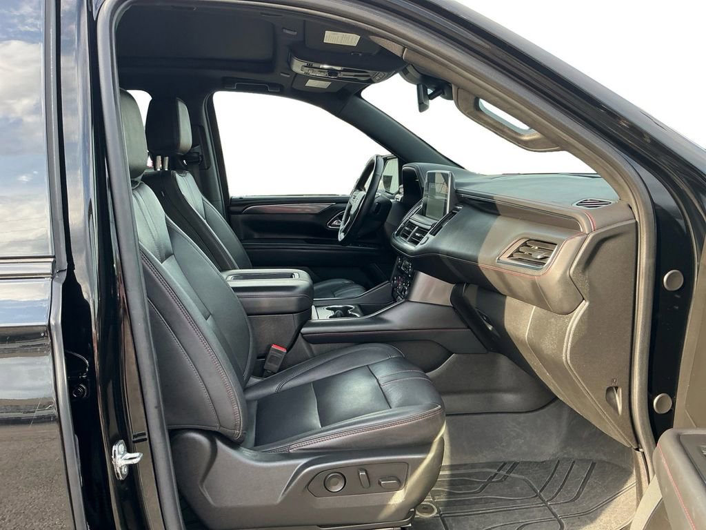 Used 2023 Chevrolet Suburban RST w/ Luxury Package image 22