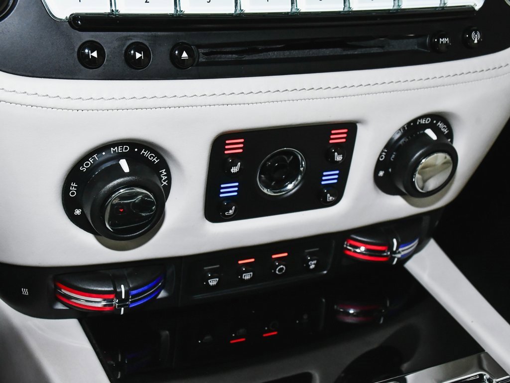 Used 2018 Rolls-Royce Ghost image 31