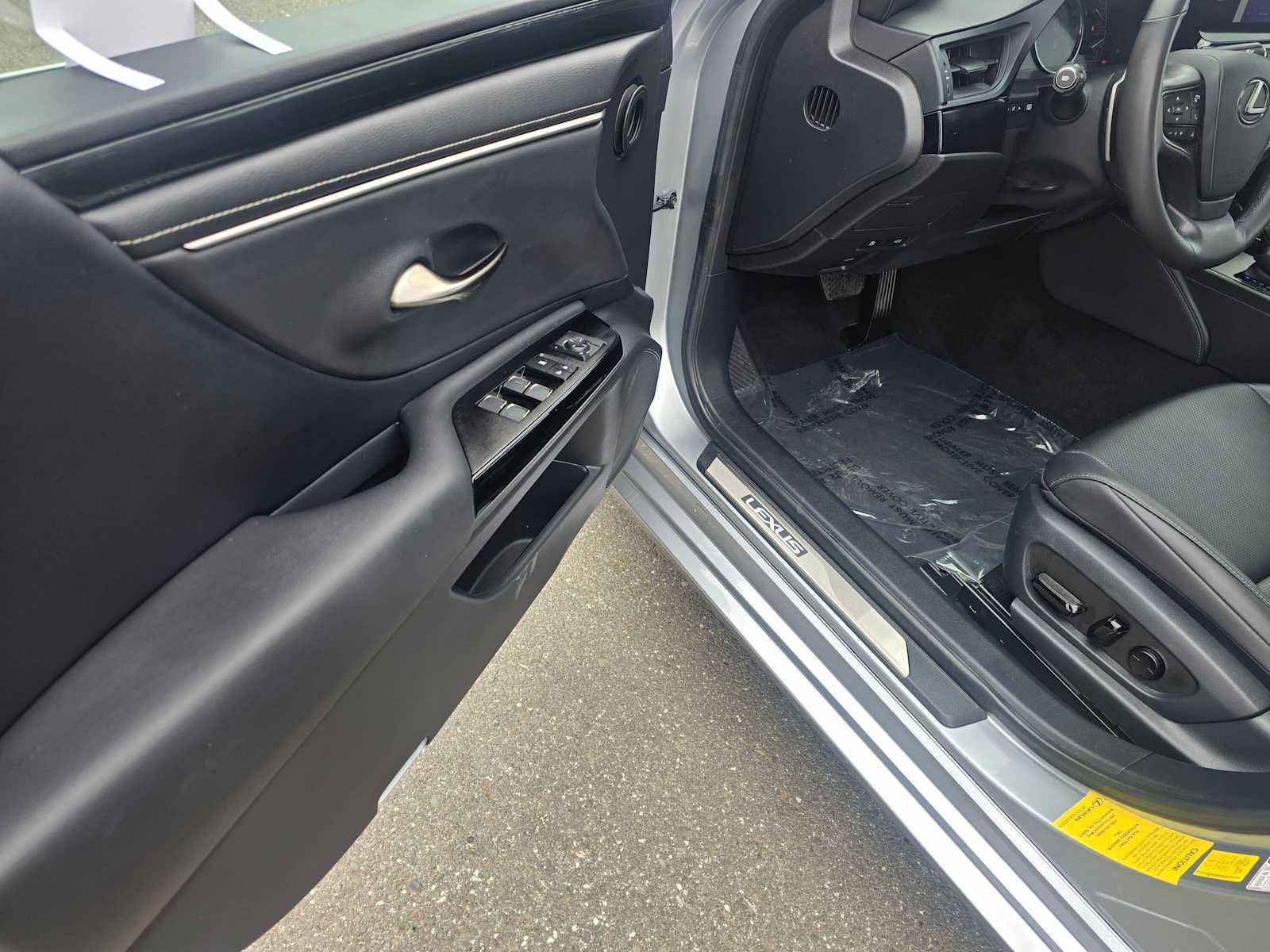 Certified 2023 Lexus ES 350 w/ Accessory Package (Z1) FWD image 20