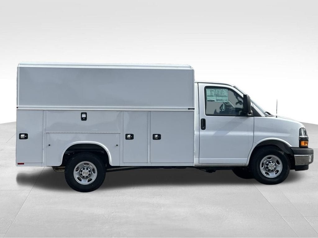 New 2026 Chevrolet Express 3500 w/ Power Convenience Package RWD image 11
