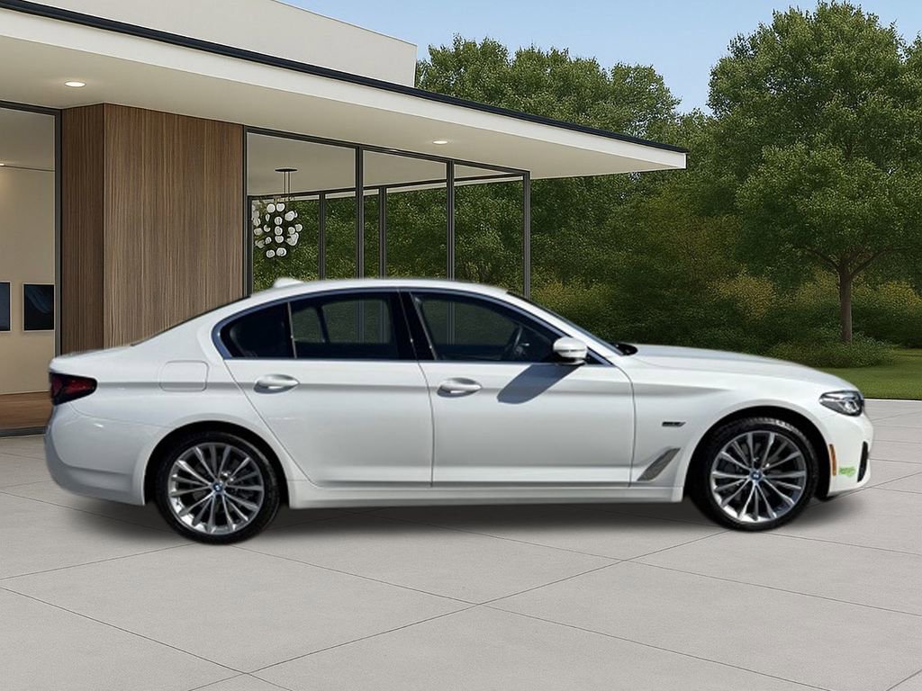 Certified 2023 BMW 530e w/ Premium Package image 7