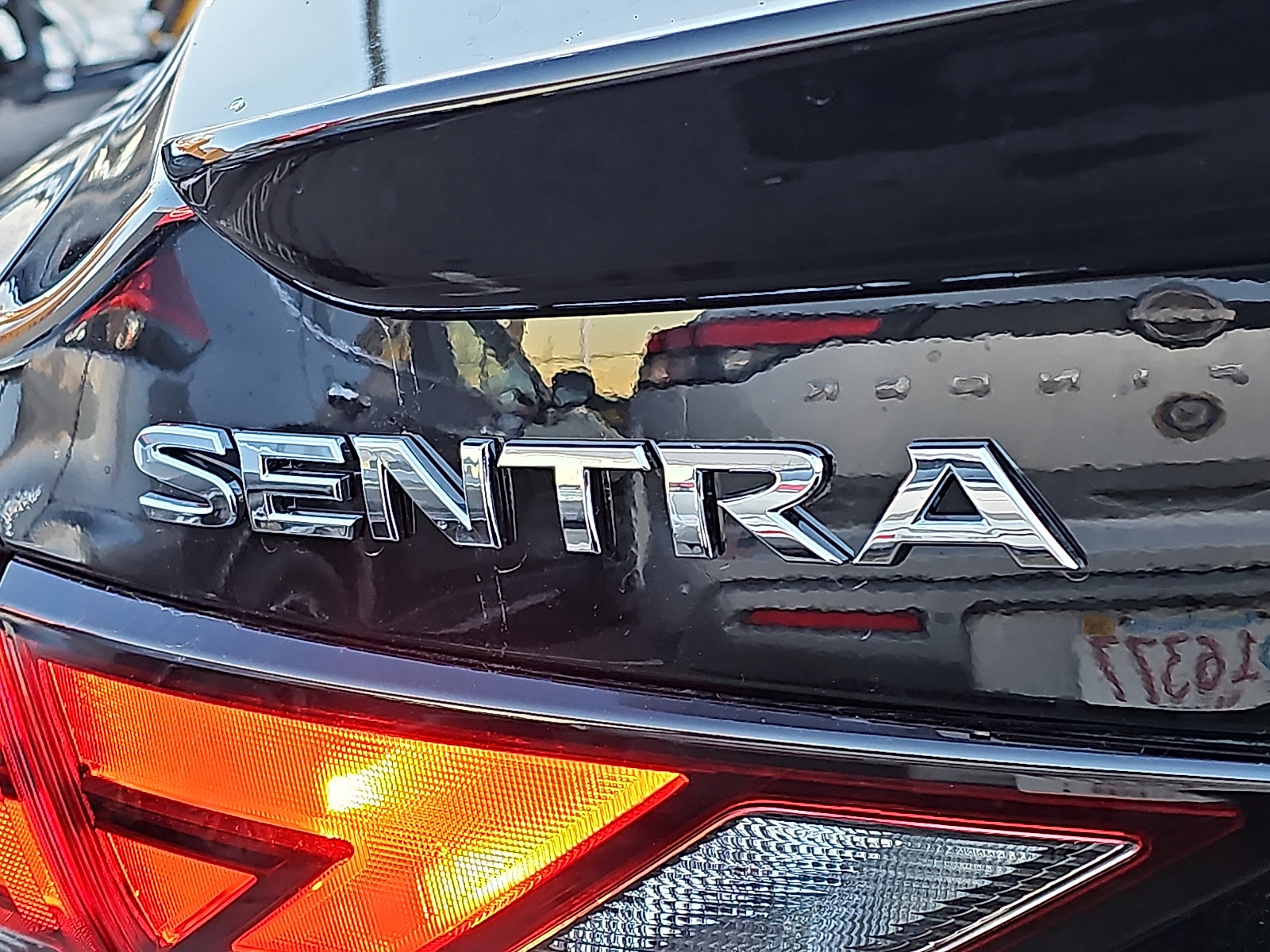 Used 2025 Nissan Sentra SR w/ SR Premium Package FWD image 31