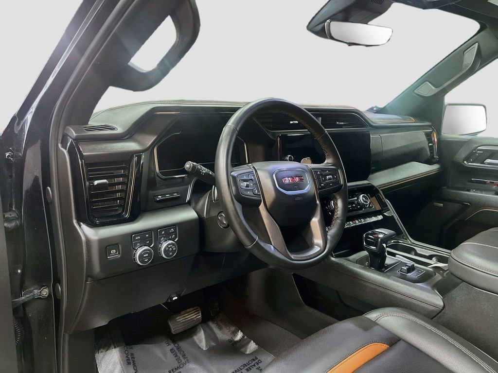 Used 2024 GMC Sierra 1500 AT4 w/ Technology Package AWD/4WD image 9