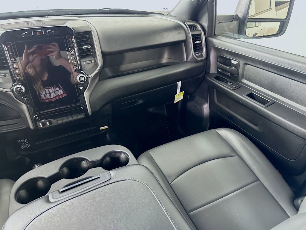 Used 2024 RAM 3500 Tradesman w/ Chrome Appearance Group image 19