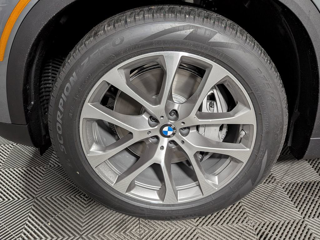 New 2026 BMW X5 xDrive50e w/ Executive Package AWD/4WD image 9