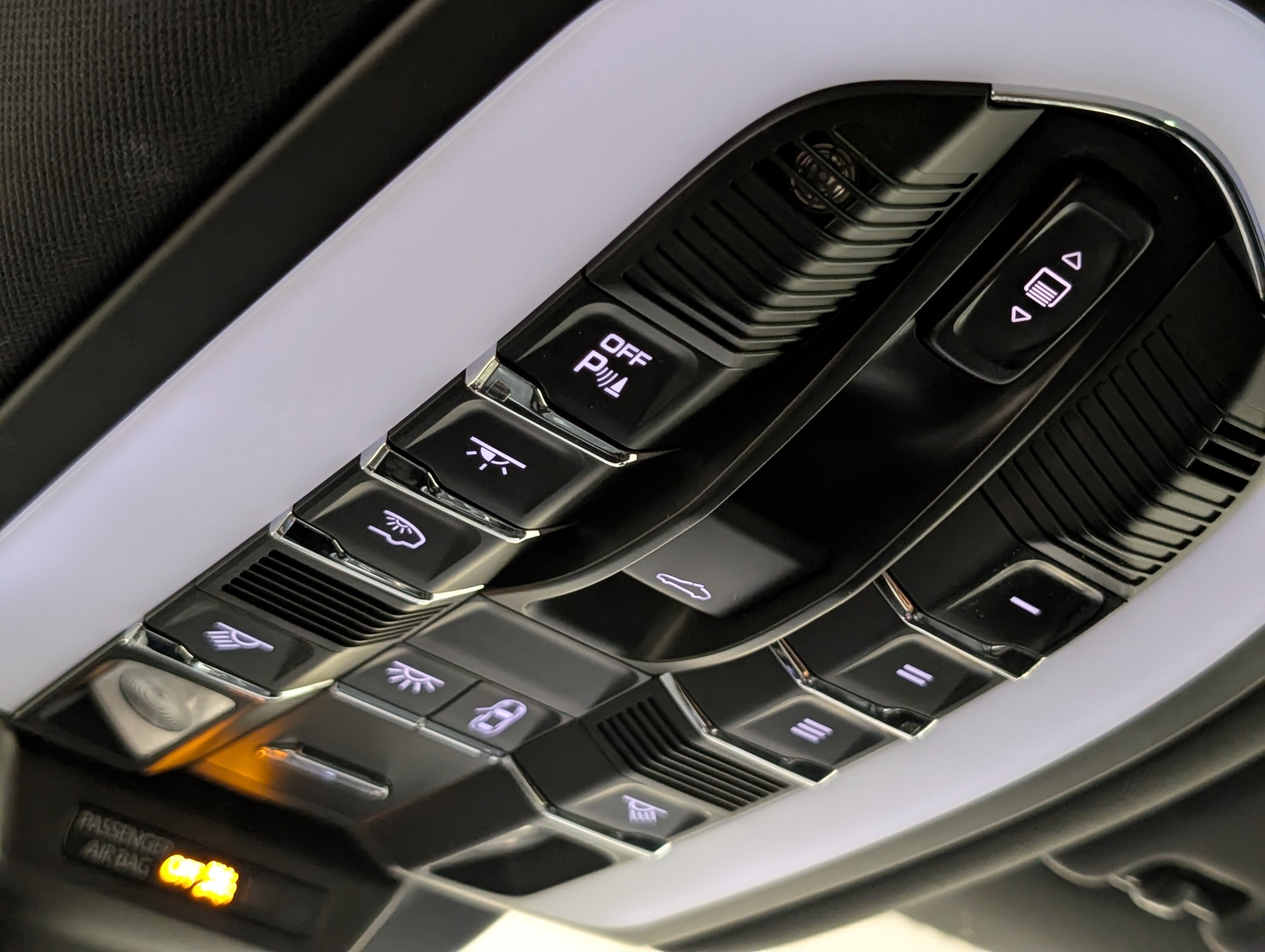 Certified 2022 Porsche Macan S AWD/4WD image 41