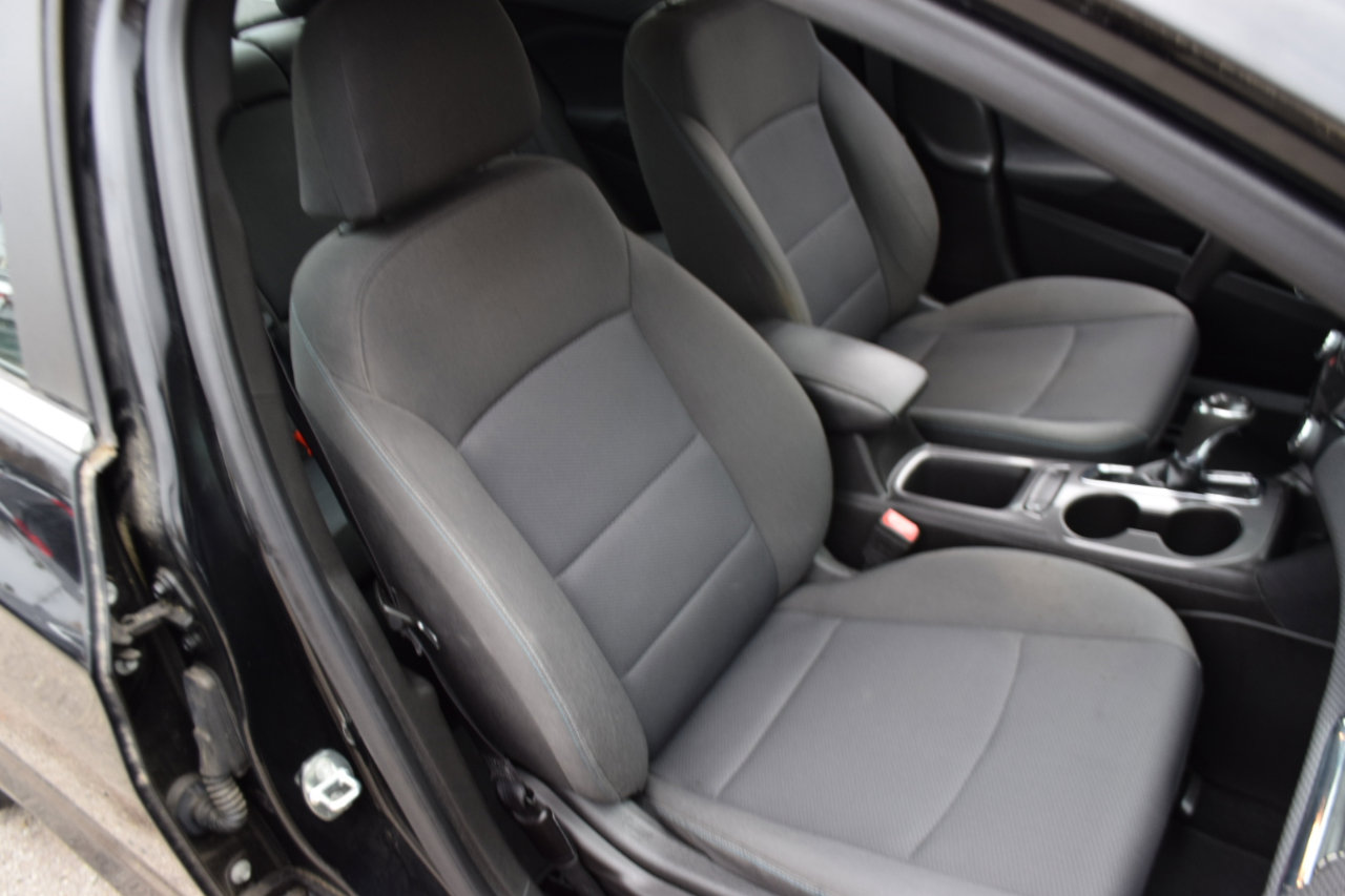 Used 2019 Chevrolet Cruze LT image 21