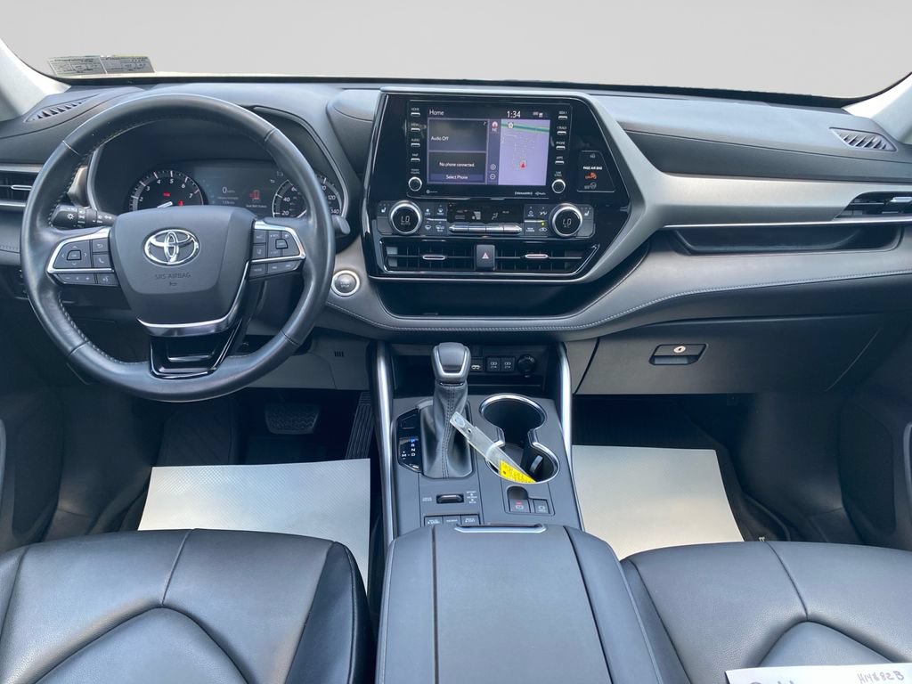 Used 2021 Toyota Highlander XLE AWD/4WD image 20