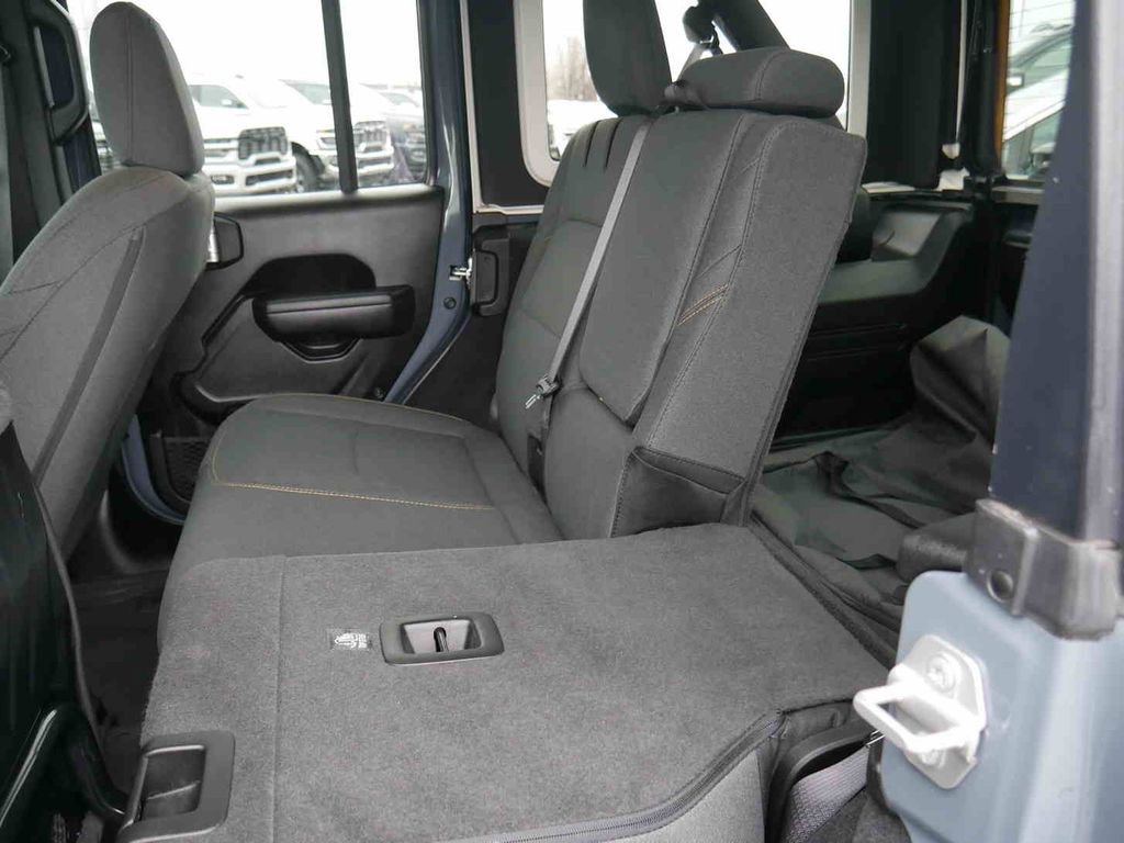 Used 2024 Jeep Wrangler Unlimited image 20