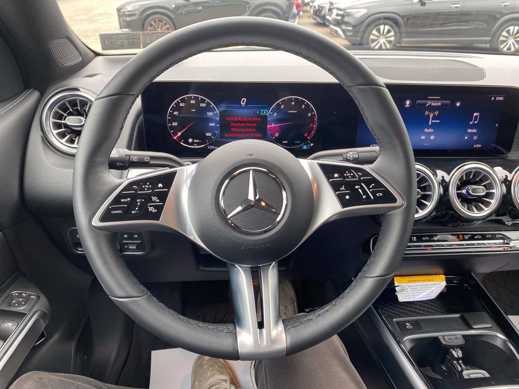 Used 2026 Mercedes-Benz GLB 250 4MATIC image 13
