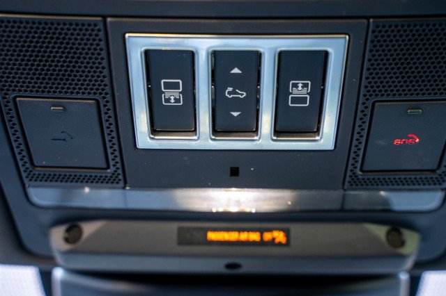 Used 2020 Land Rover Discovery HSE image 81