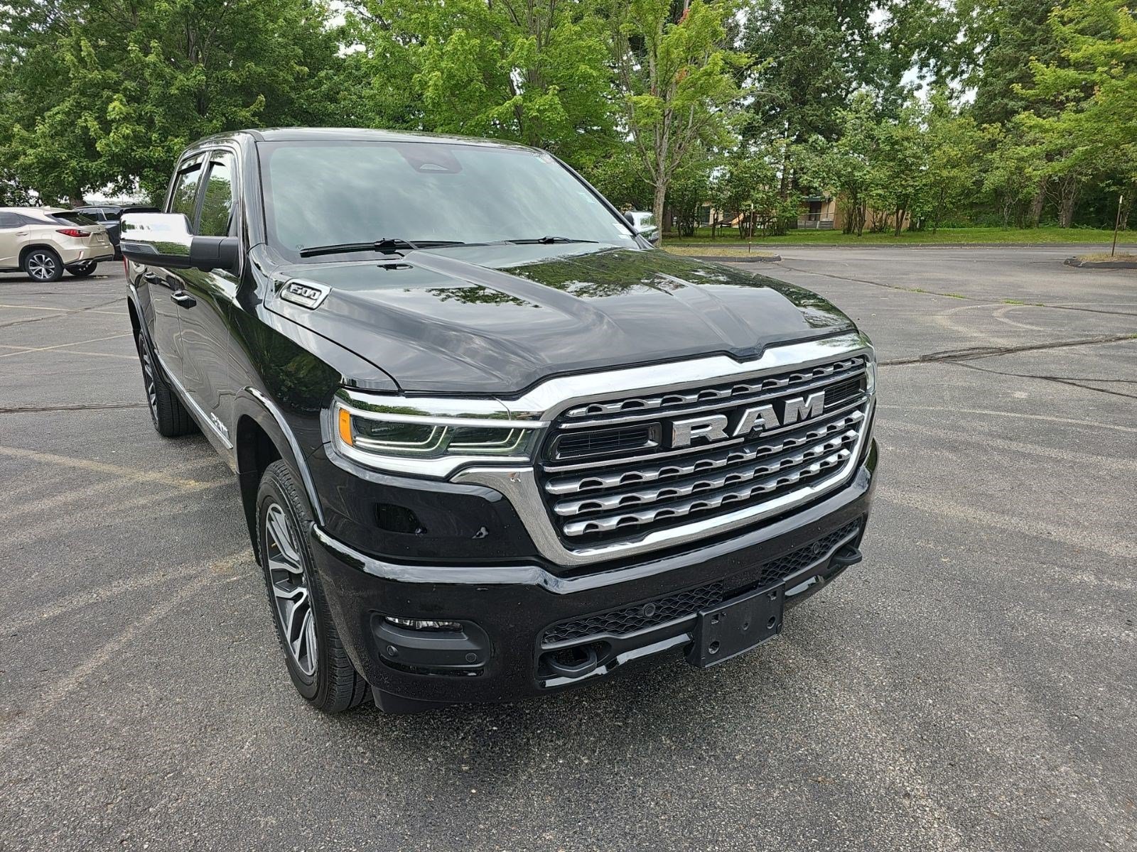Used 2026 RAM 1500 Limited w/ Body Color Bumper Group AWD/4WD image 8