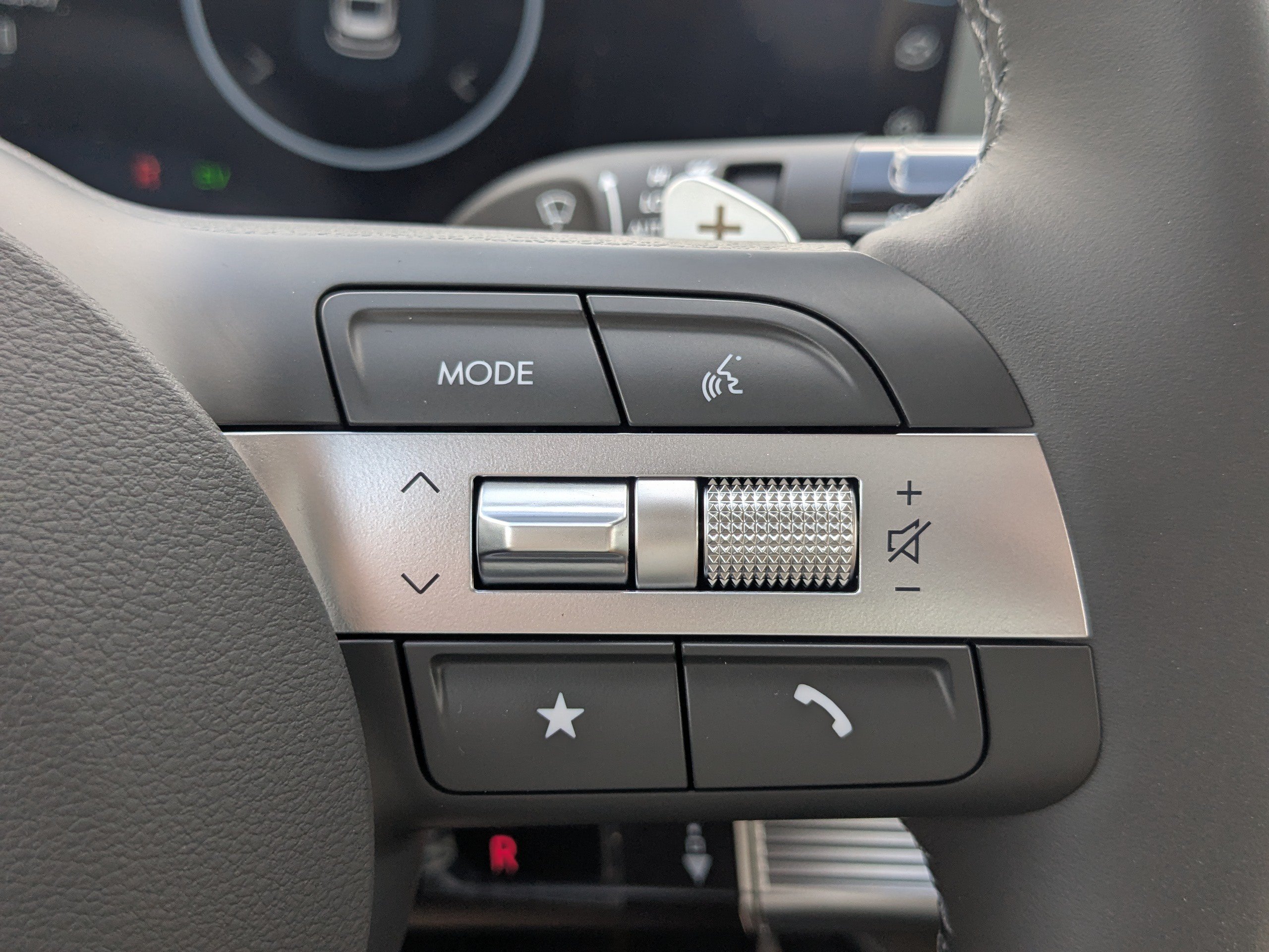 New 2025 Hyundai Sonata Limited FWD image 24