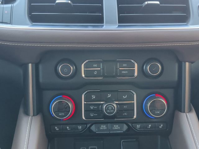 Used 2024 Chevrolet Suburban High Country image 4