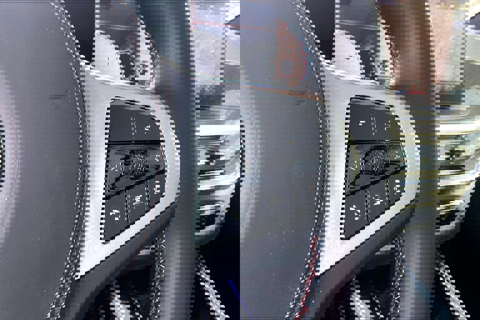 Used 2025 BMW X7 M60i image 21