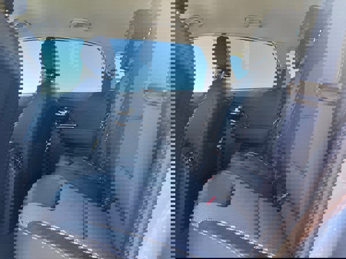 Used 2022 Kia Niro EX image 17