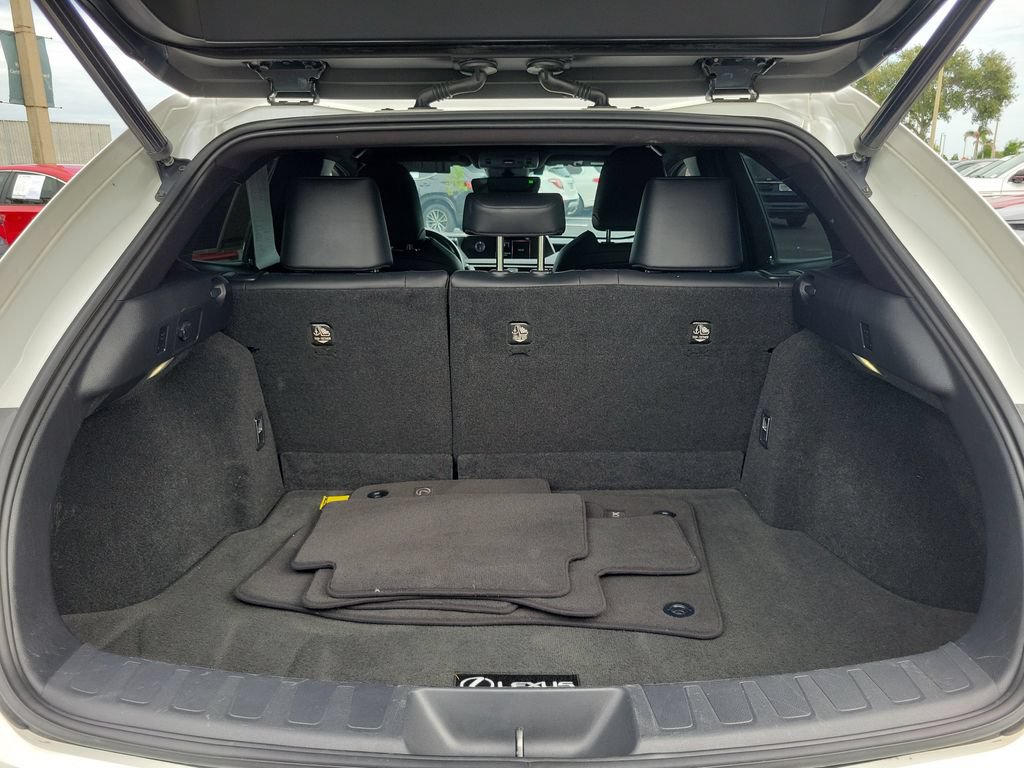 Used 2021 Lexus UX 200 w/ Premium Package FWD image 9