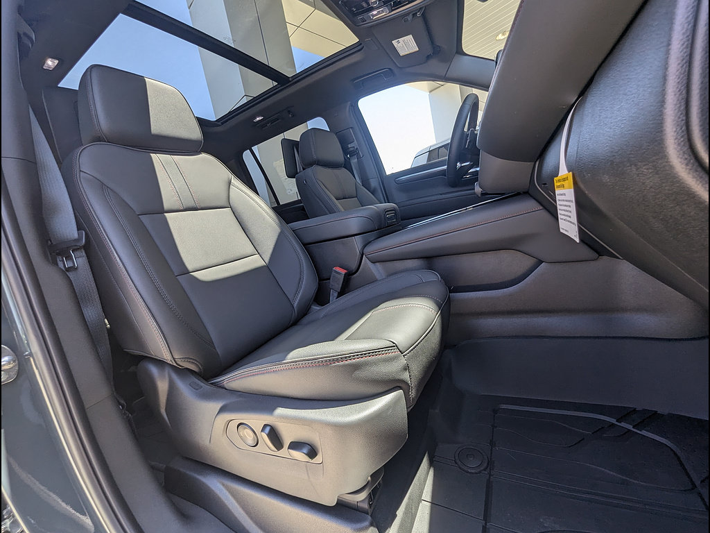 New 2026 Chevrolet Suburban RST w/ Advanced Technology Package AWD/4WD image 14