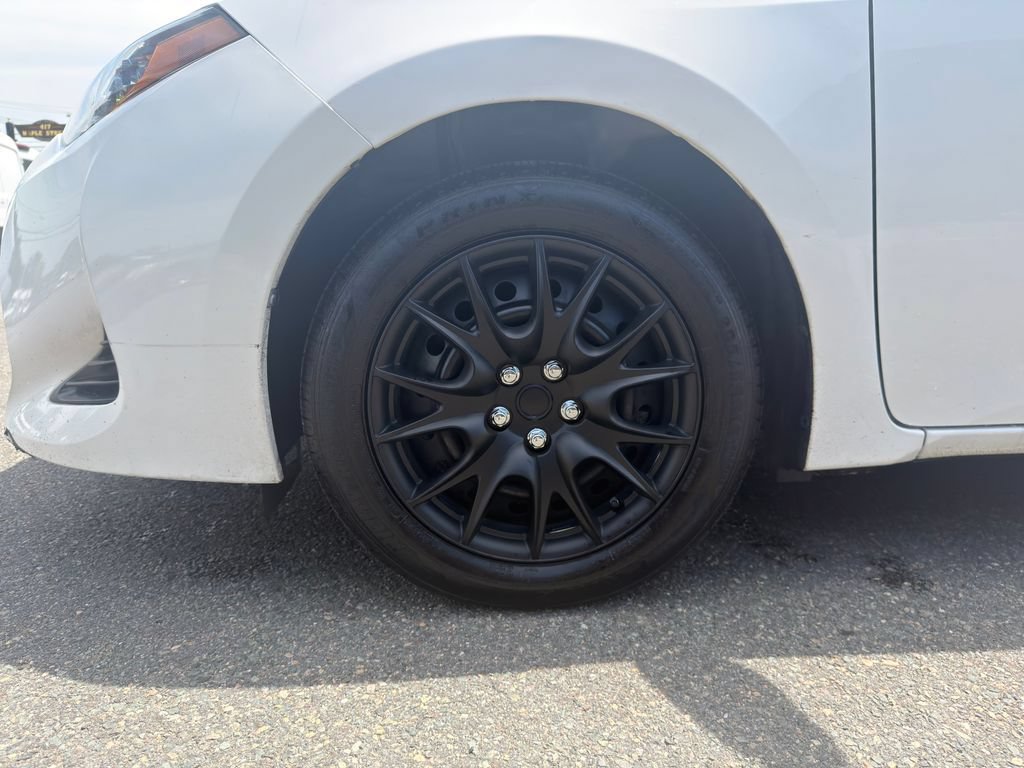 Used 2019 Toyota Corolla LE FWD image 12