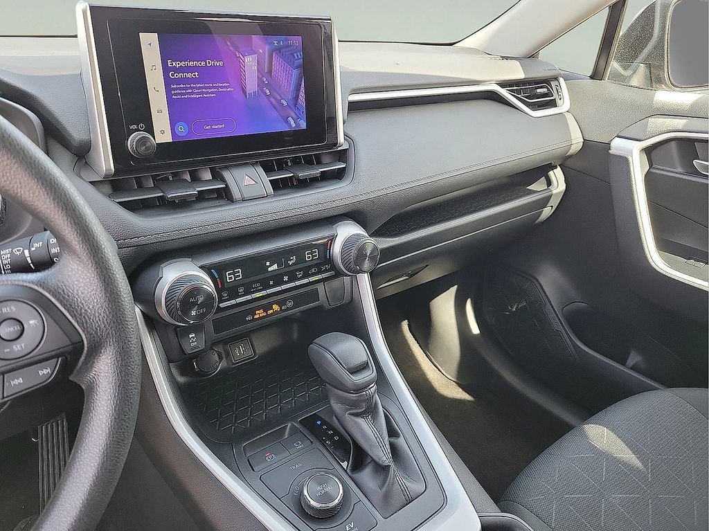 Used 2025 Toyota RAV4 XLE image 20