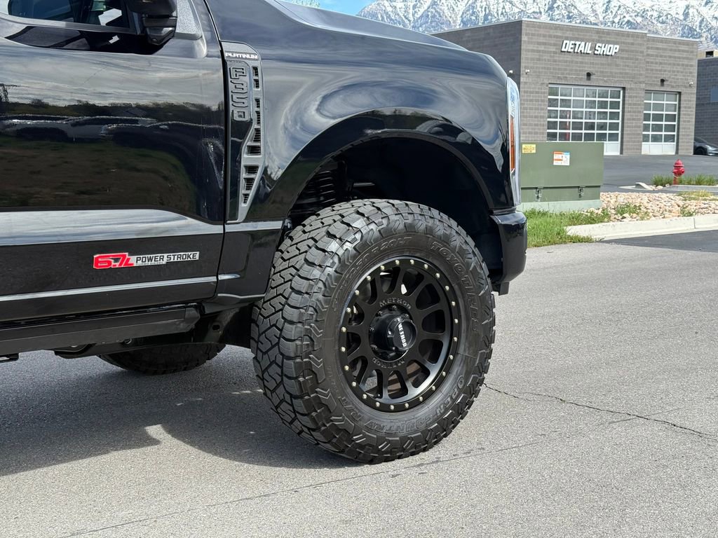 Used 2025 Ford F350 Platinum AWD/4WD image 4