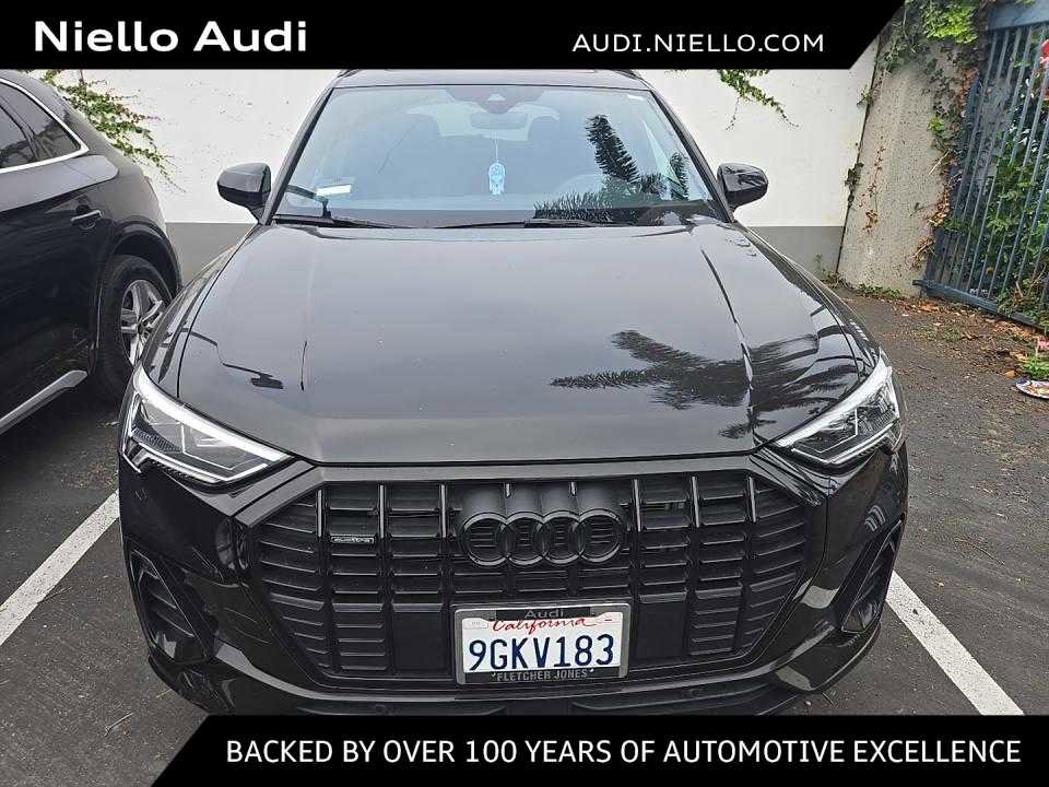 Used 2023 Audi Q3 2.0T Premium w/ Black Optic Sport Package image 1