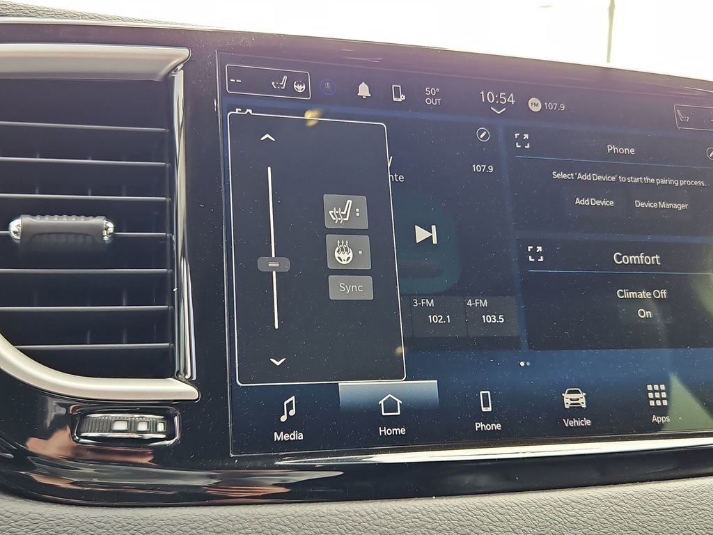 Used 2023 Chrysler Pacifica Touring-L image 18