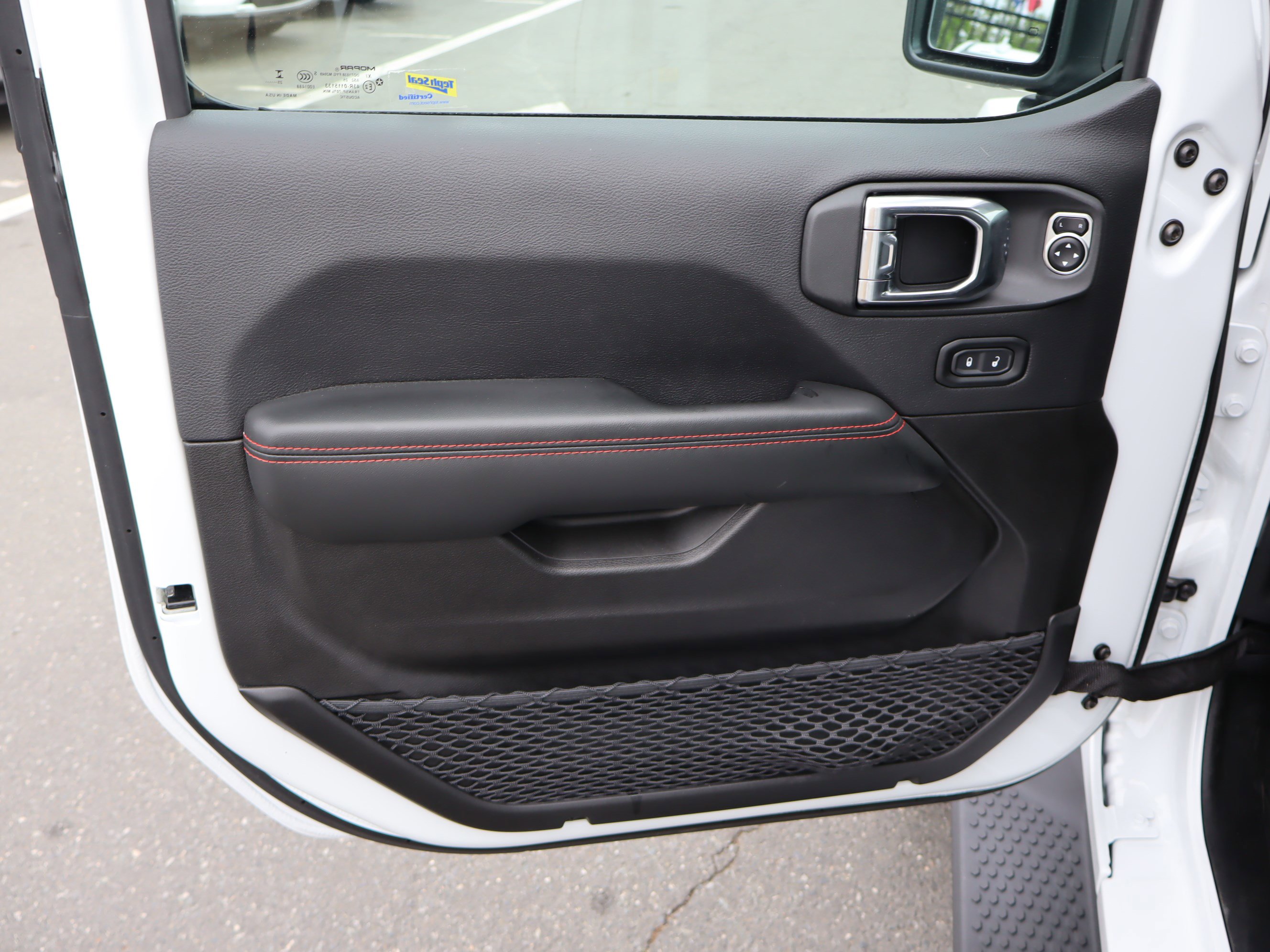 Used 2025 Jeep Wrangler Unlimited Rubicon AWD/4WD image 15