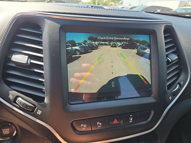 Used 2023 Jeep Cherokee Altitude Lux image 14