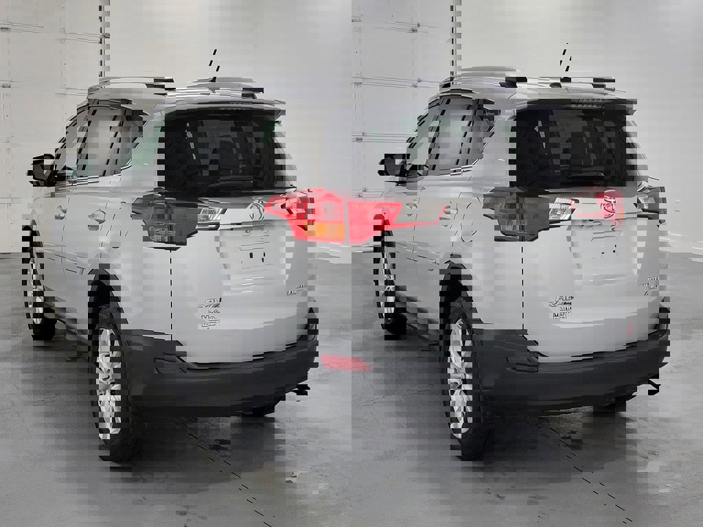 Used 2015 Toyota RAV4 Limited w/ Technology Package image 7