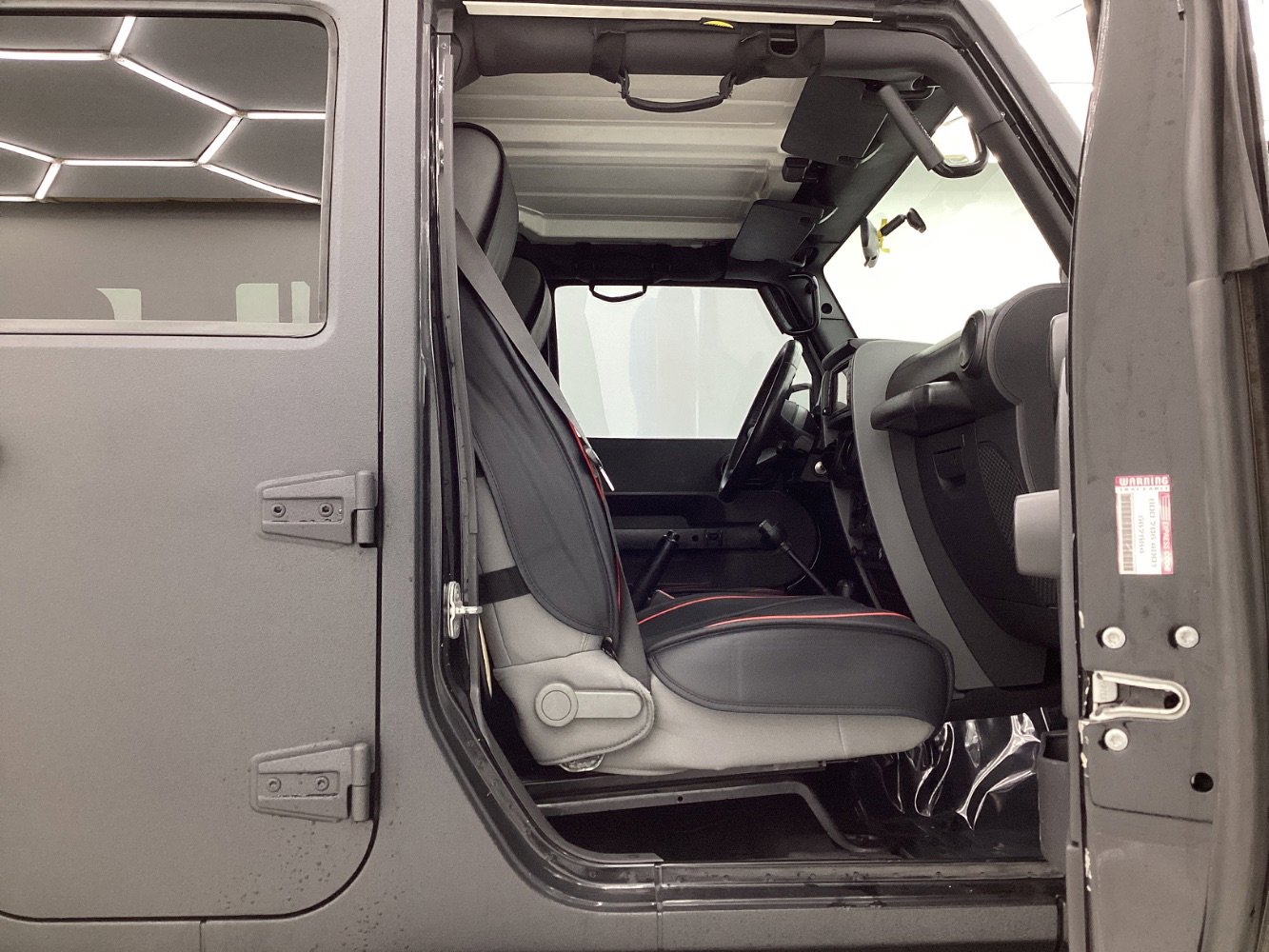 Used 2009 Jeep Wrangler Unlimited Sahara w/ Dual Top Group image 15