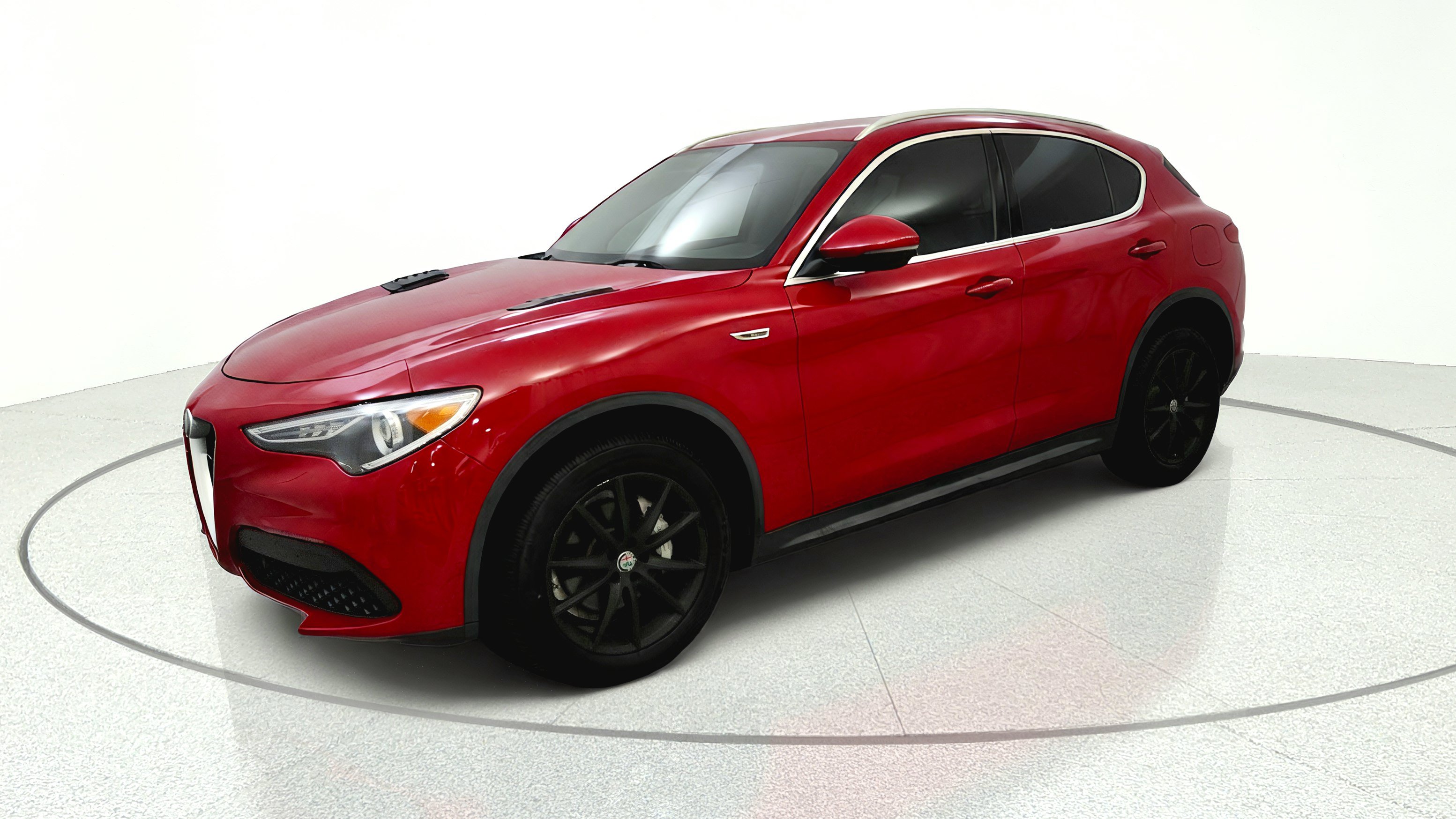 Used 2018 Alfa Romeo Stelvio AWD image 3
