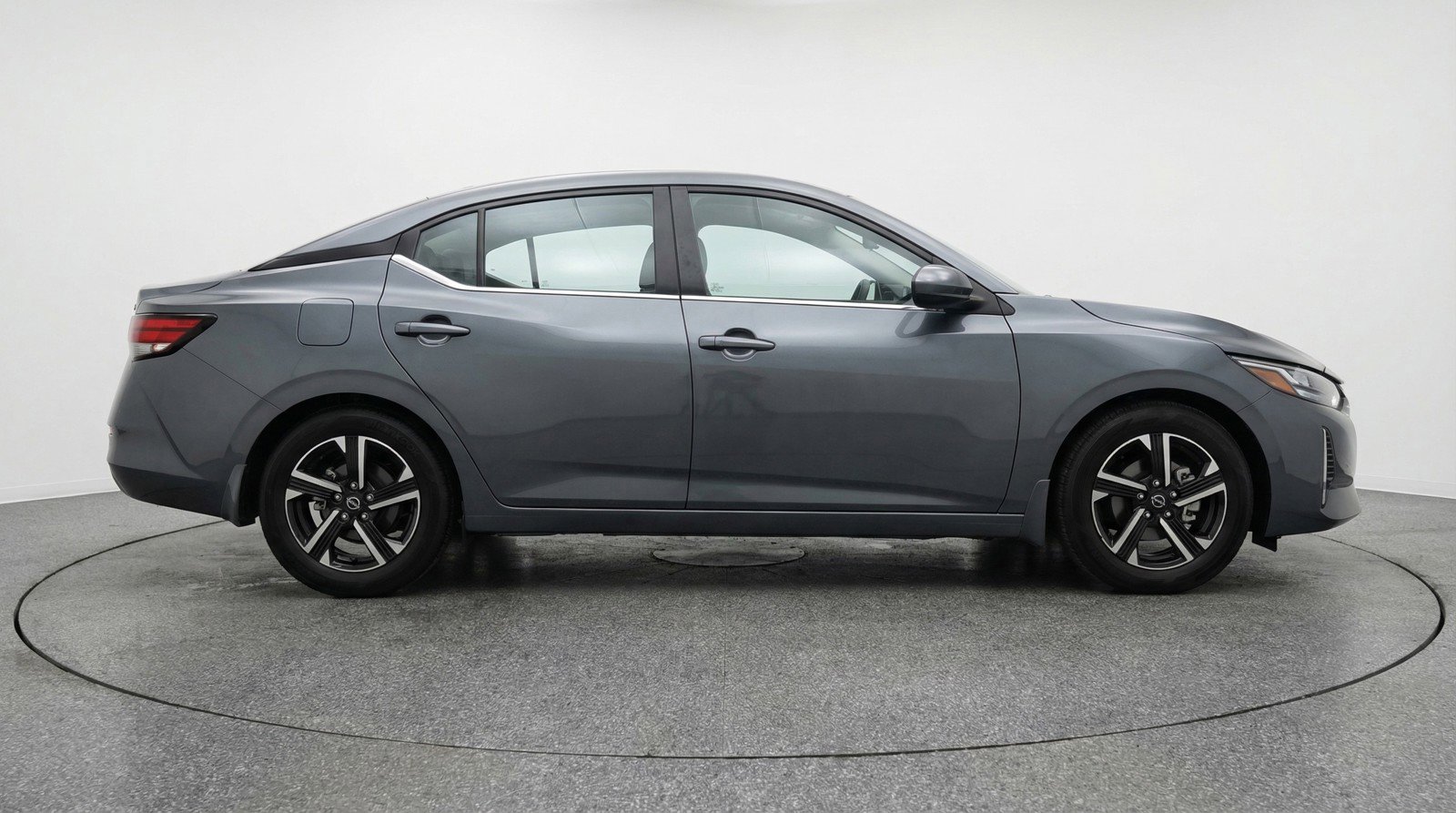 Used 2025 Nissan Sentra SV FWD image 11