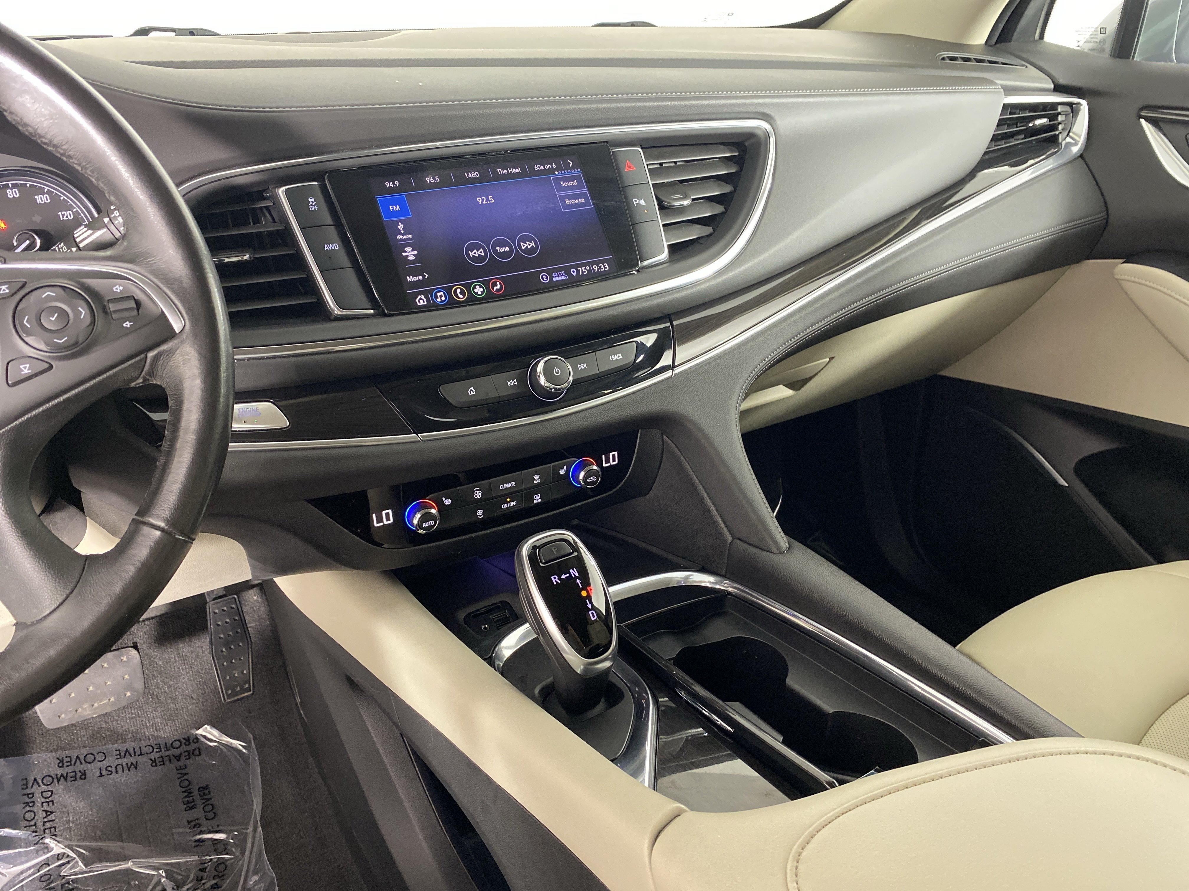 Used 2020 Buick Enclave Essence AWD/4WD image 27