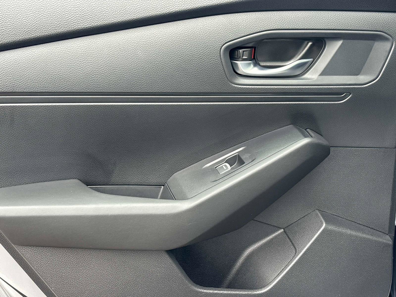 Used 2023 Honda Accord EX image 12