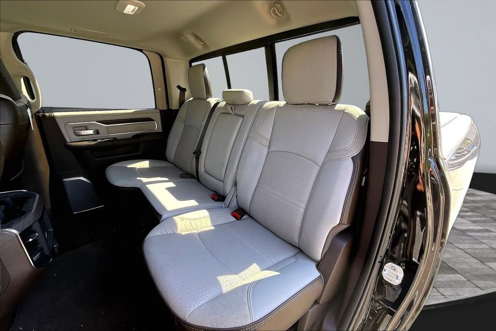 Used 2025 RAM 2500 Laramie AWD/4WD image 18