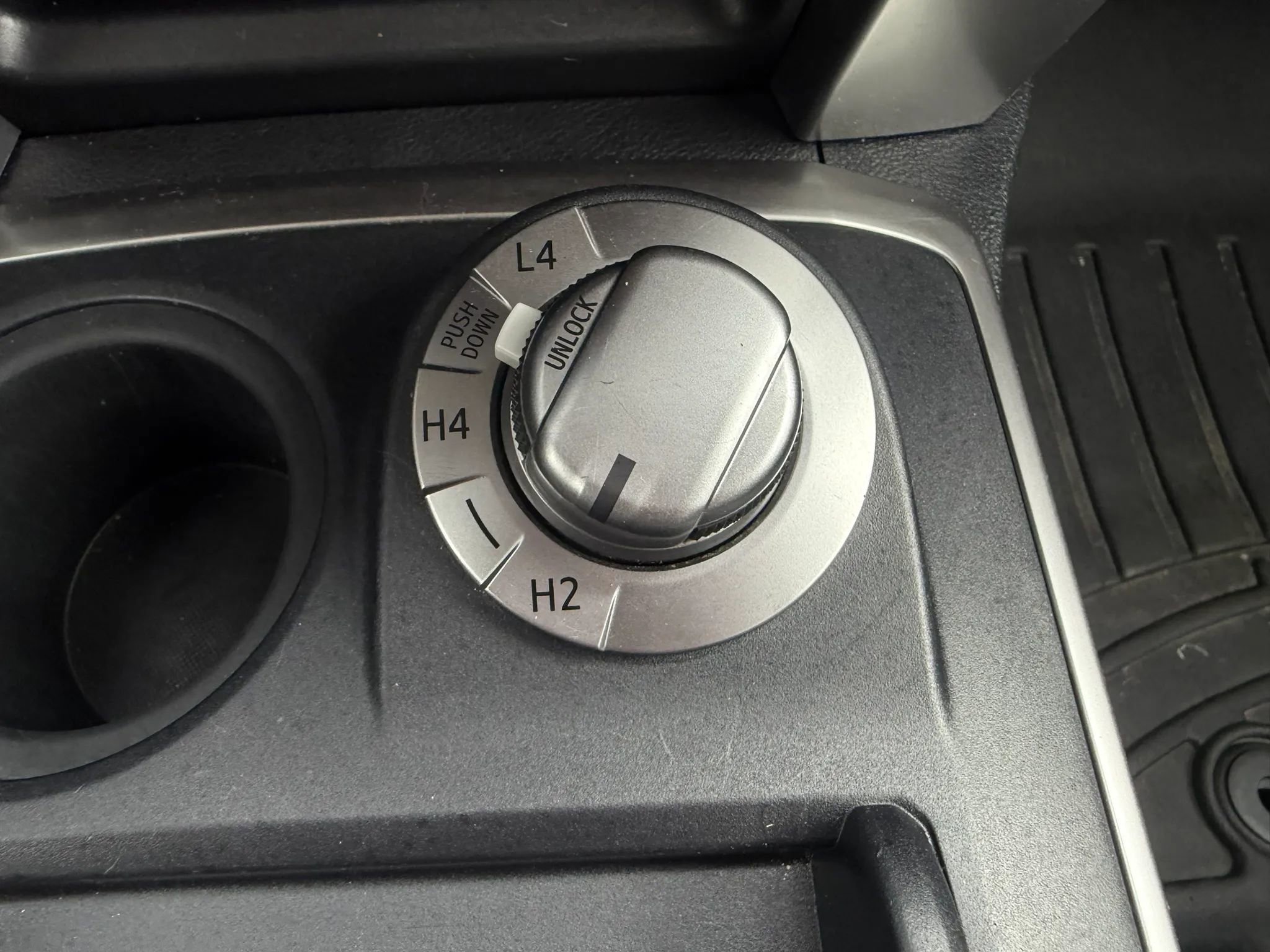 Used 2016 Toyota 4Runner SR5 AWD/4WD image 28