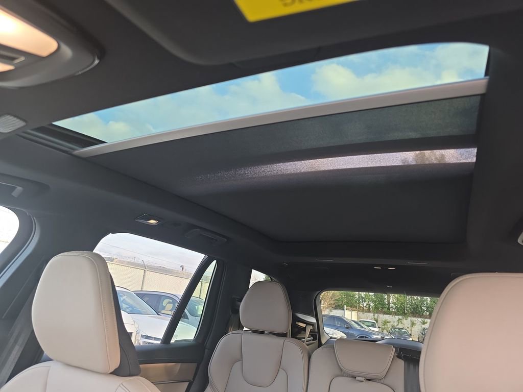 New 2026 Volvo XC90 B6 Plus w/ Protection Package Premier image 42