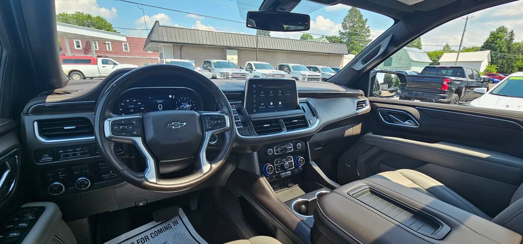 Certified 2022 Chevrolet Tahoe Z71 w/ Luxury Package AWD/4WD image 18