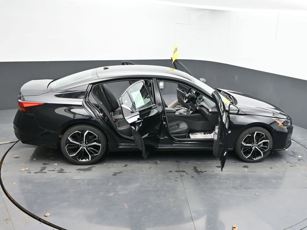 Used 2024 Nissan Altima 2.5 SR FWD image 68