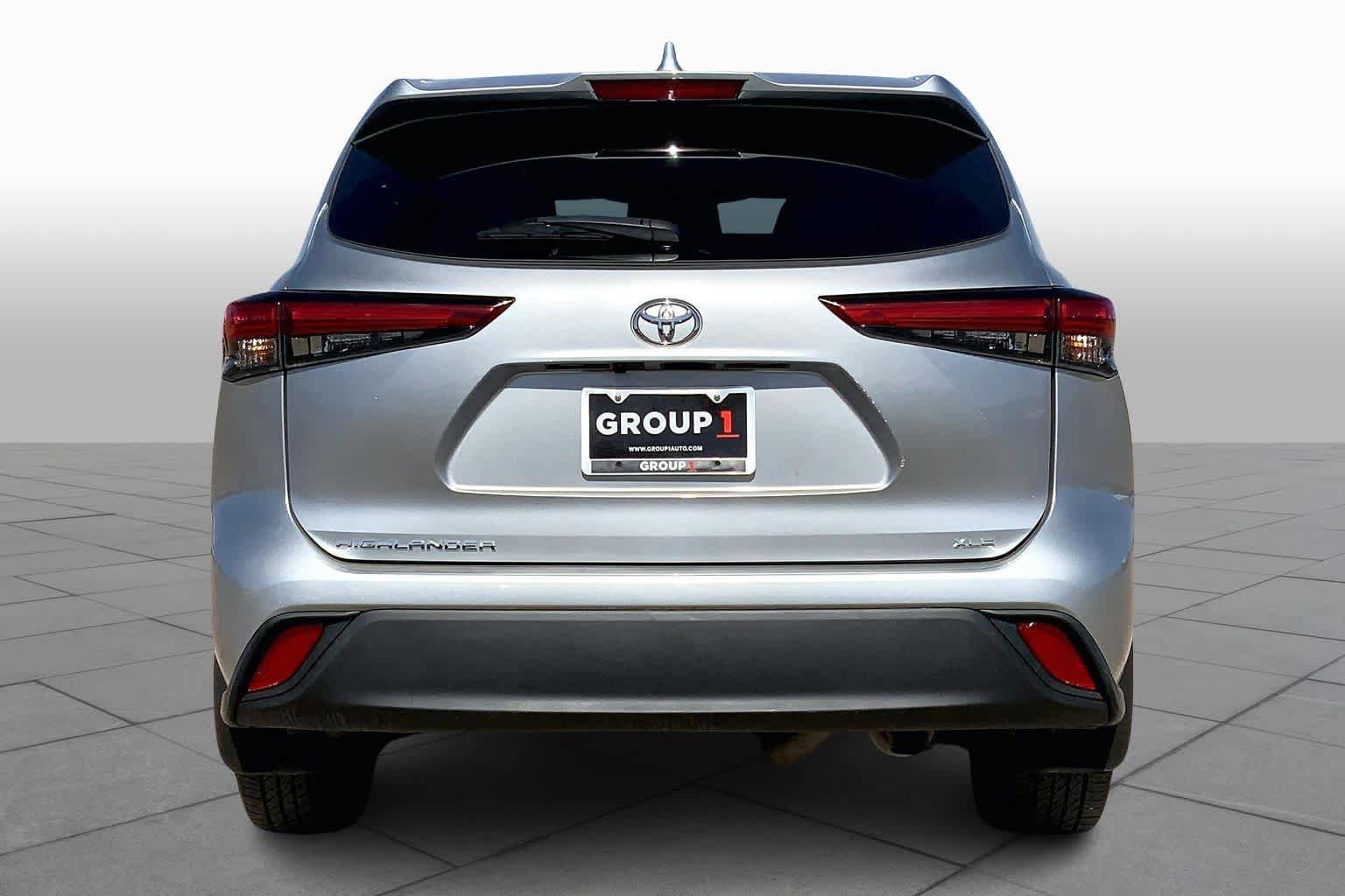 Used 2023 Toyota Highlander XLE image 5