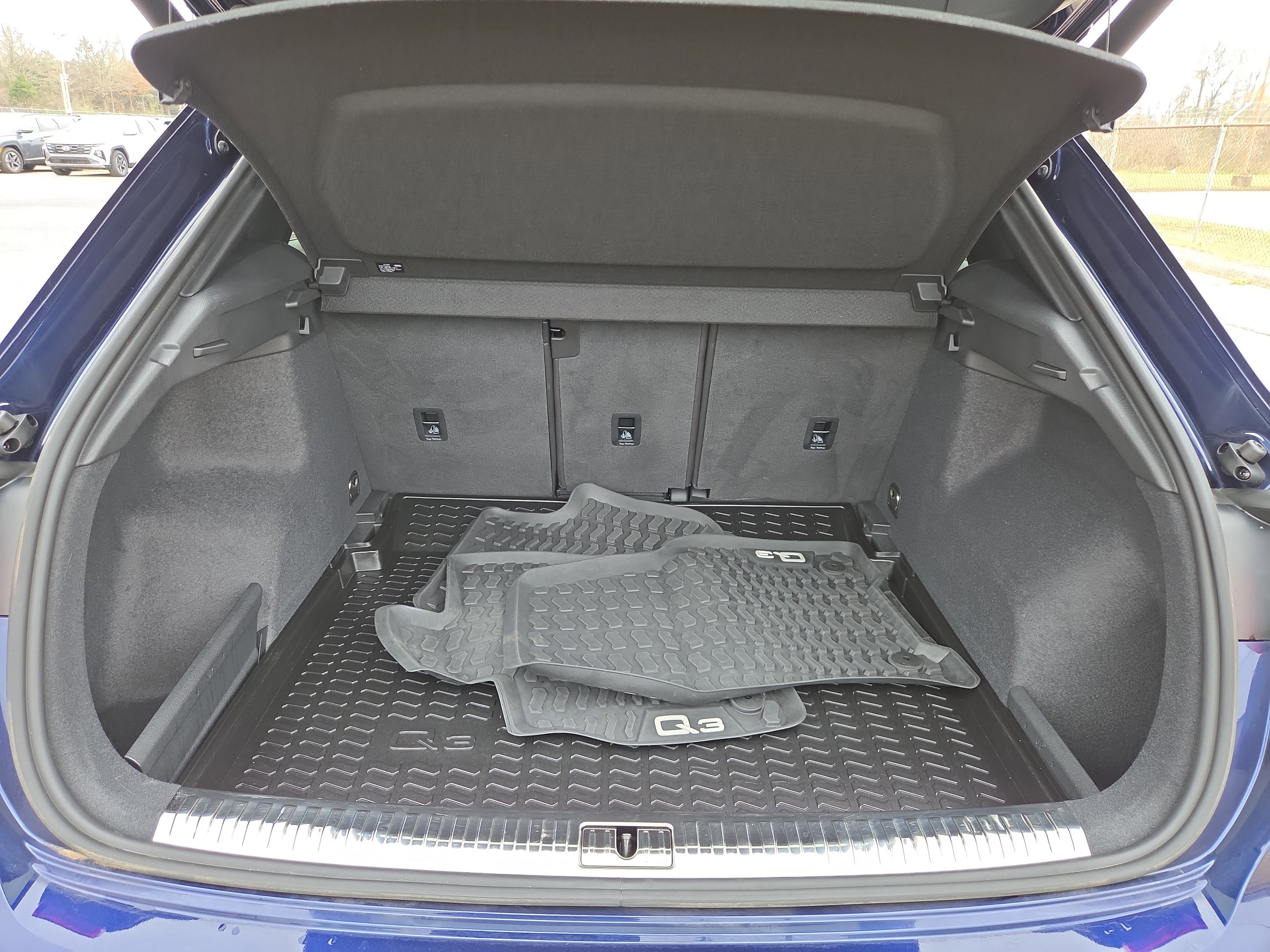 Used 2023 Audi Q3 2.0T Premium Plus w/ Premium Plus Package image 9