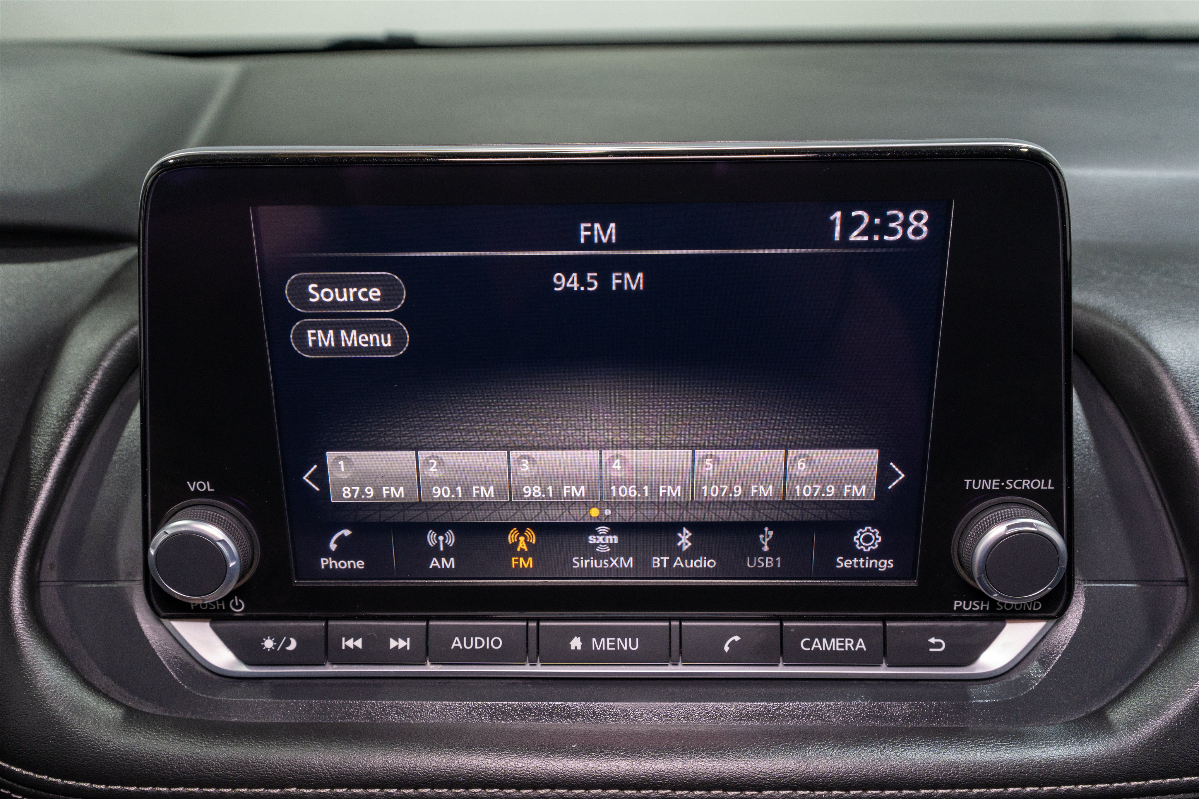 Used 2025 Nissan Rogue SV w/ SV Premium Package FWD image 17