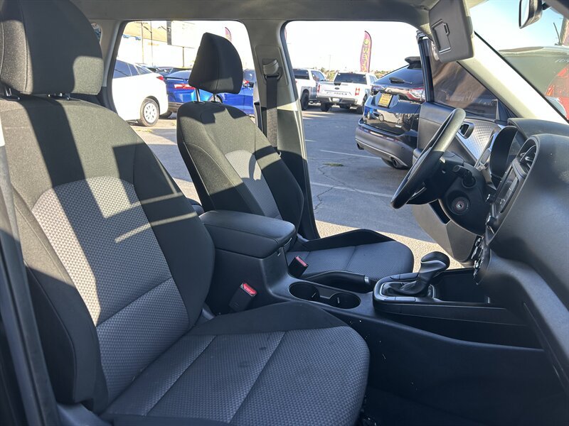 Used 2023 Kia Soul LX FWD image 24