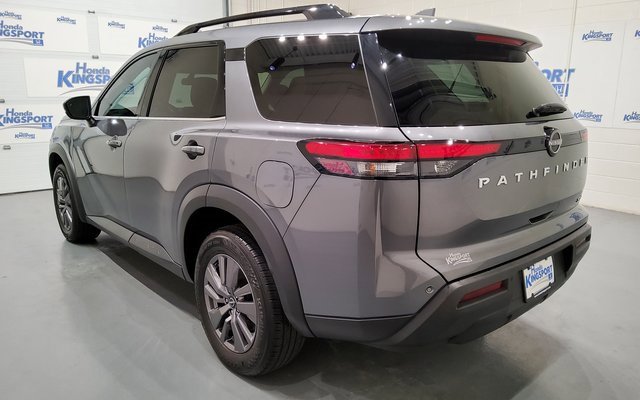 Used 2024 Nissan Pathfinder SV image 7