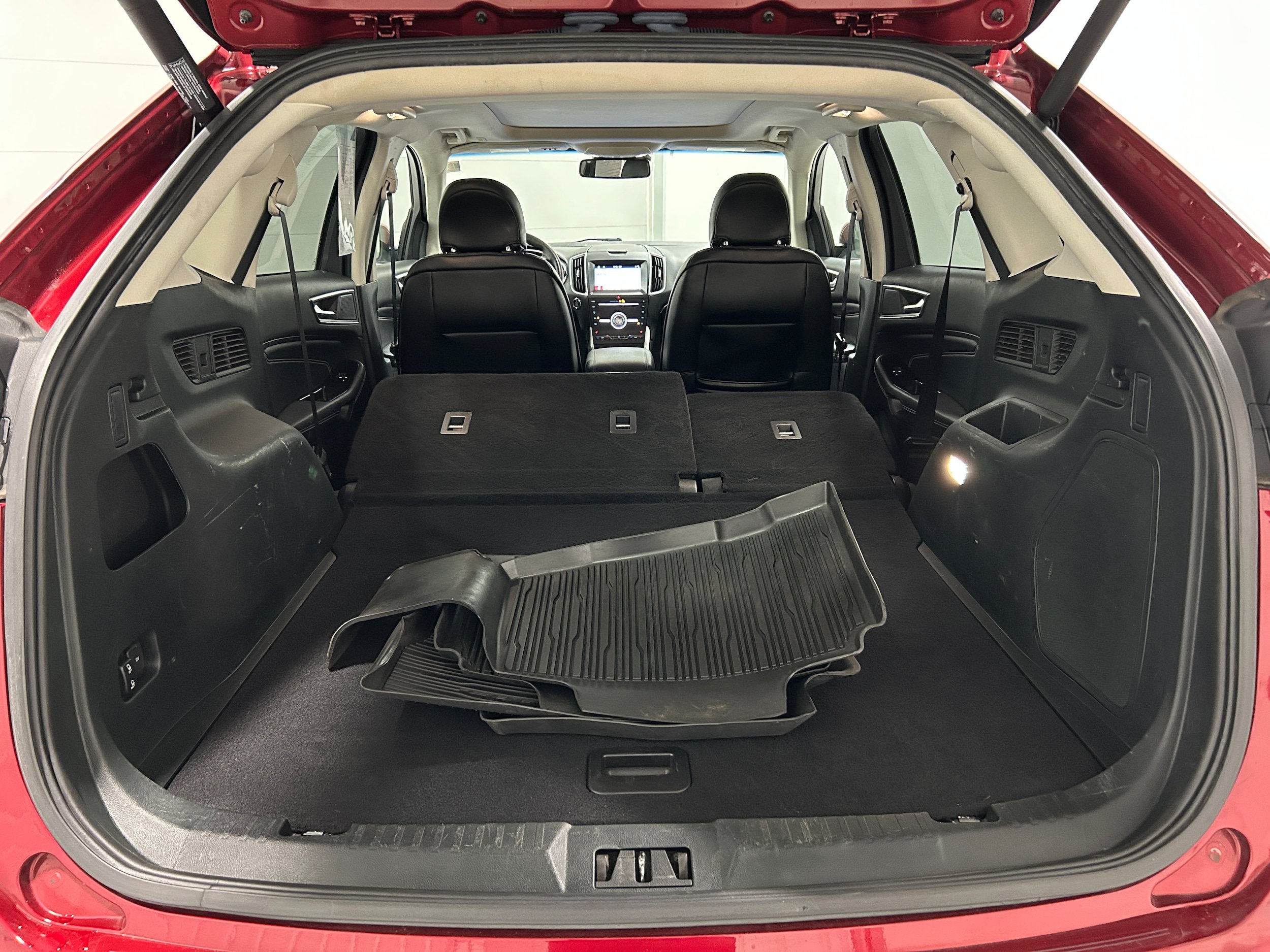 Used 2019 Ford Edge Titanium w/ Cold Weather Package AWD/4WD image 36