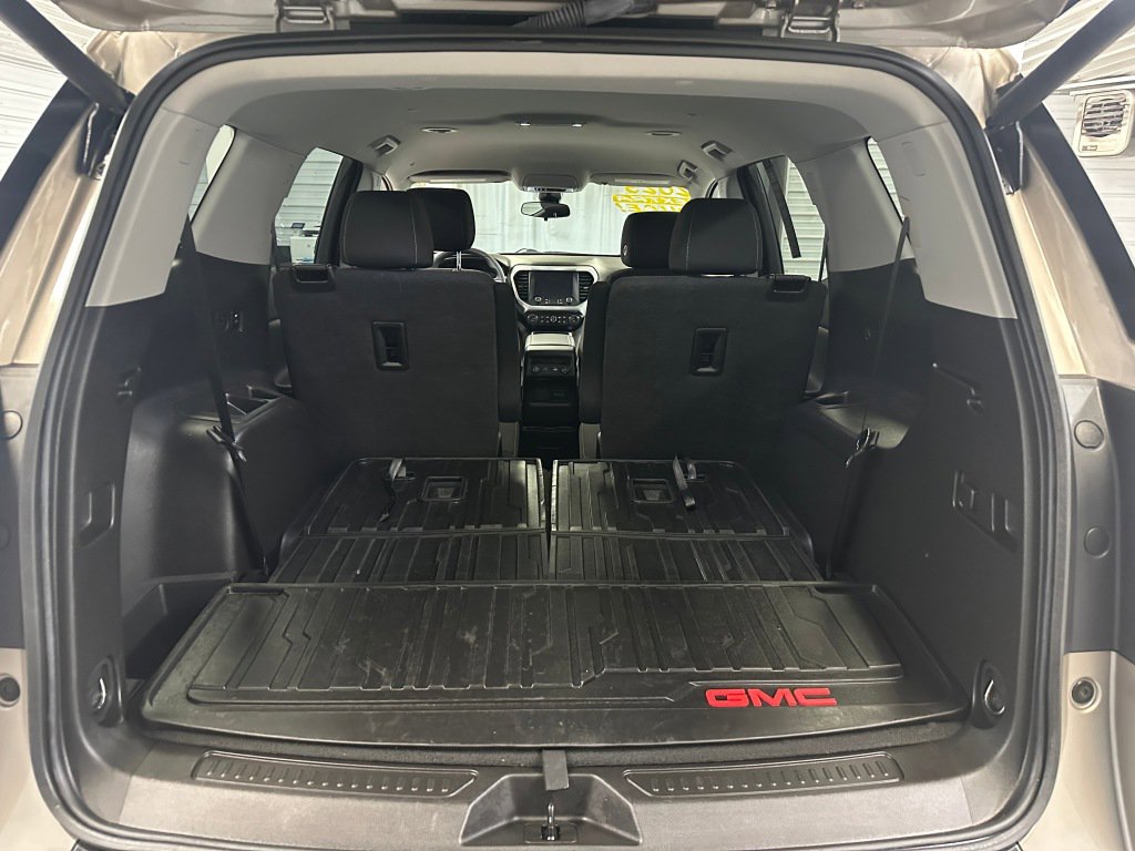 Certified 2023 GMC Acadia SLE w/ Driver Convenience Package image 26